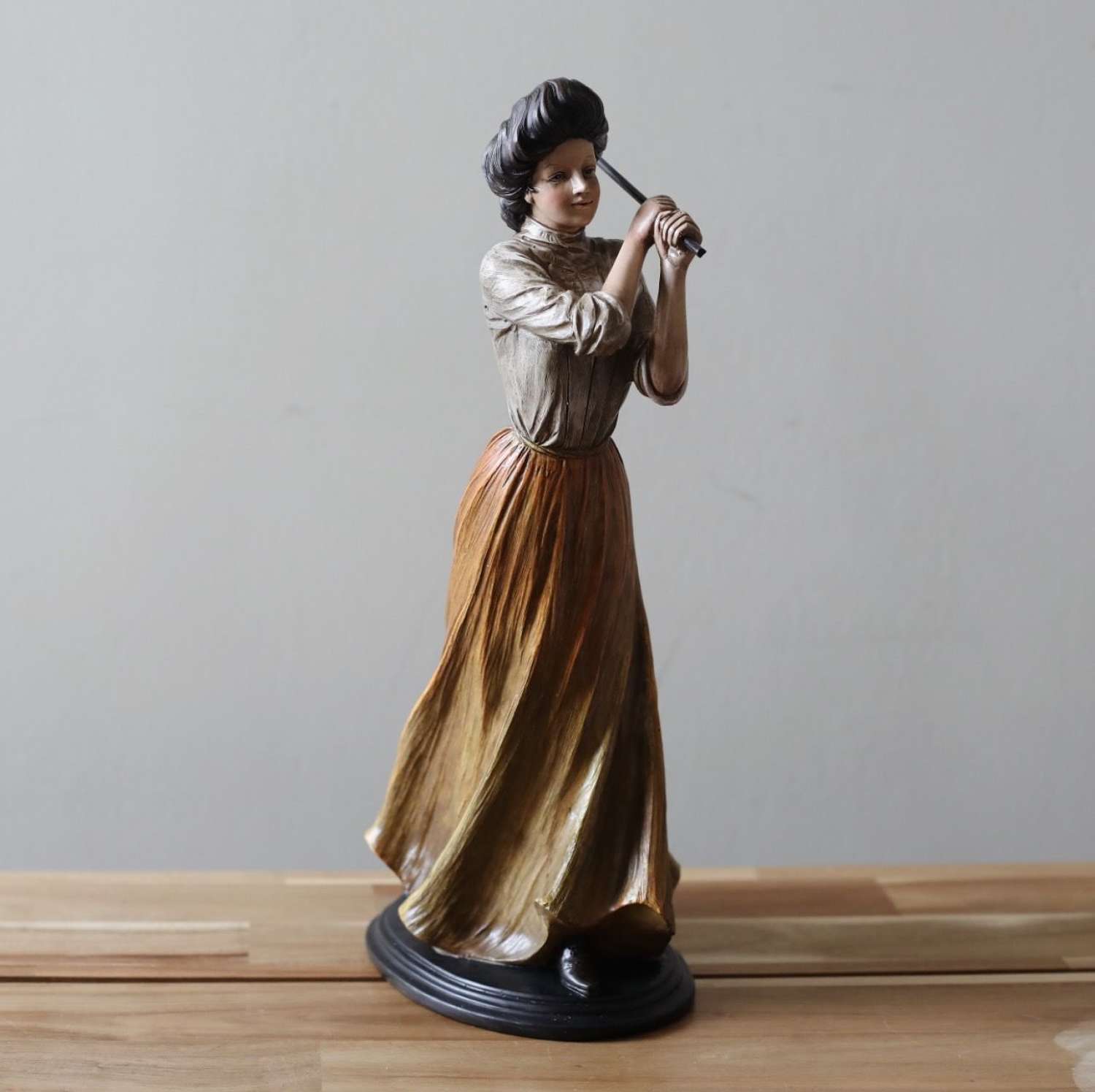 Vintage Style Resin Lady Golfer Figurine.